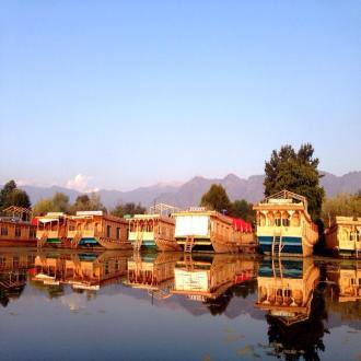 Houseboat Accommodation In Enchanting Srinagar!!, Srinagar 1